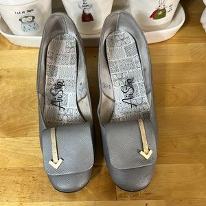 Vintage Air Step Heels Size 7.5